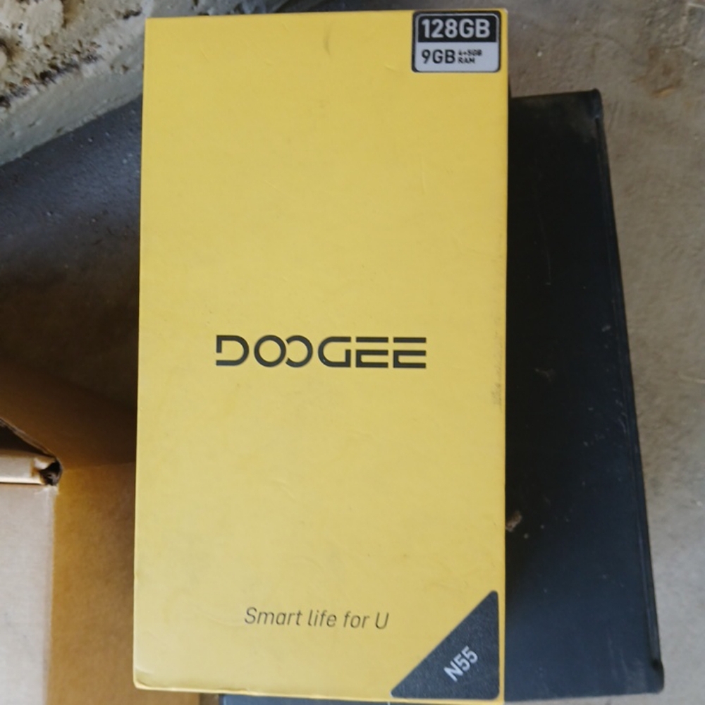 DOOGEE Smartphone Box - Yellow